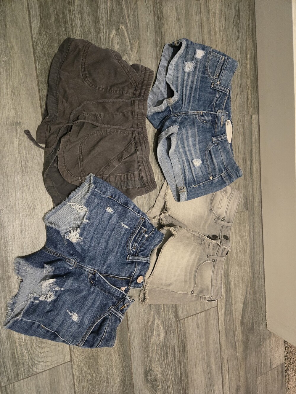 Lot of WOMENS Shorts Sz 0/1